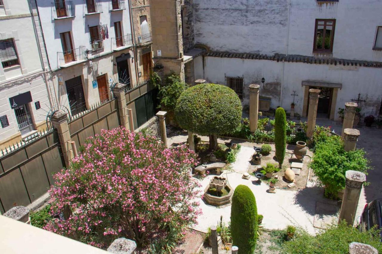 Apartamentos Tres Llaves Palacio De Vela De Los Cobos Ubeda  Exterior photo