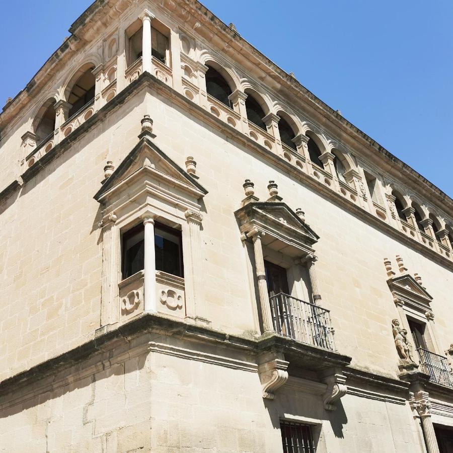 Apartamentos Tres Llaves Palacio De Vela De Los Cobos Ubeda  Exterior photo