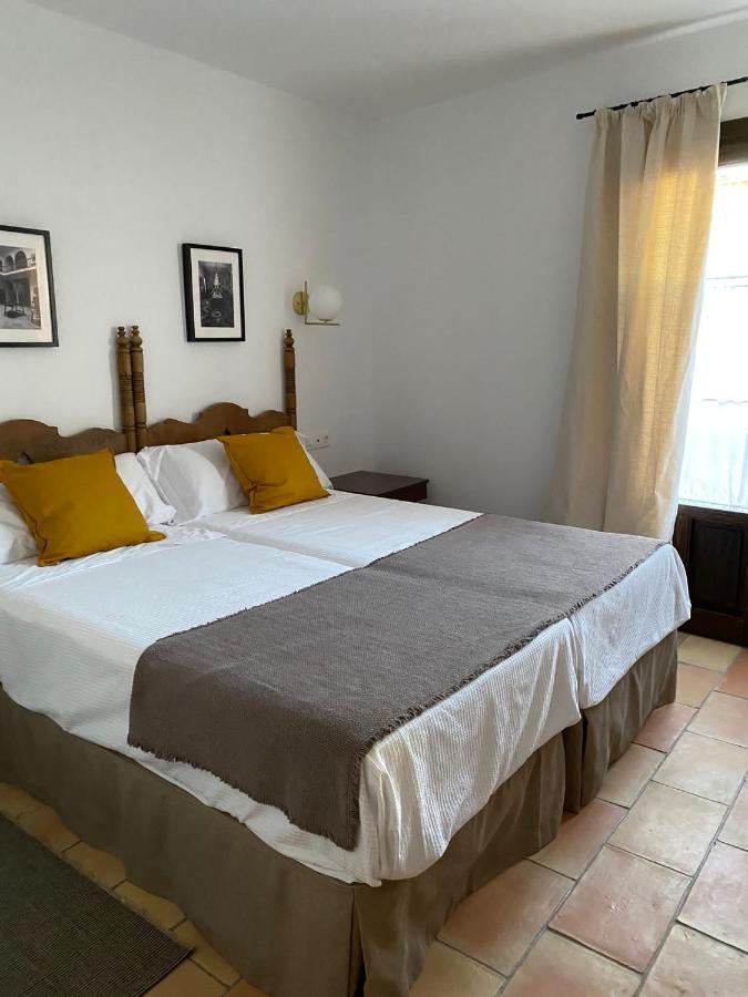Apartamentos Tres Llaves Palacio De Vela De Los Cobos Ubeda  Exterior photo